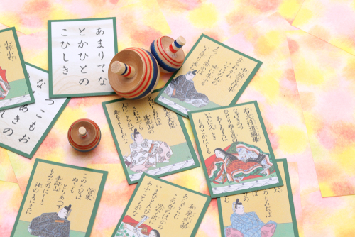 お正月遊びを子どもと楽しもう！福笑い・凧あげ・羽つきなど伝統的な遊びやおなじみのゲーム15選