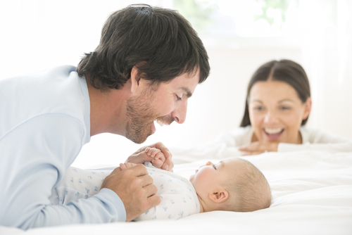 月齢別 赤ちゃんの手遊び歌 ふれあい遊び13選 0歳の乳児の五感を刺激しよう ままのて