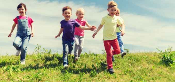 赤ちゃん 子どもが奇声を発する 月齢別の原因と対処法 ままのて