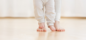 赤ちゃんのつたい歩き たっち ひとり立ちはいつから 注意点と練習方法 小児科医監修 ままのて