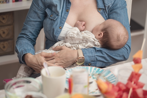 授乳中のおやつとの付き合い方は？母乳育児中におすすめのお菓子・おやつ