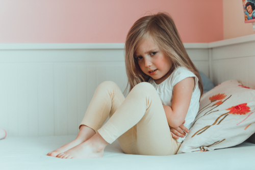 子どもが感染しやすい感染性胃腸炎とは?症状や家庭内感染を防ぐポイントについて解説