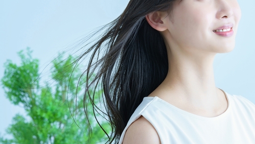 妊娠中はどんな髪型がおすすめ?ボブやミディアムなど妊婦に人気の髪型や美容院に関する疑問・注意点