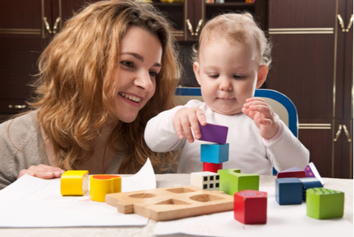 1歳0ヶ月 生後12ヶ月 の赤ちゃんの成長と発達 離乳食 授乳 生活リズムは 体験談あり ままのて