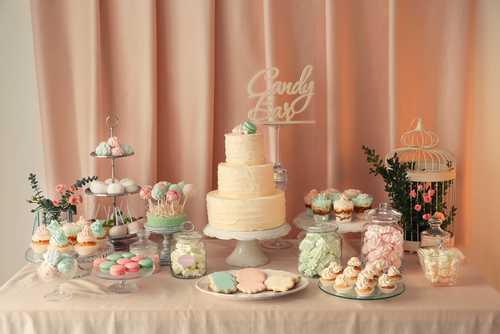 【助産師監修】マタニティハイとは何?特徴と原因や対処法を解説!なる人・ならない人がいるのはなぜ?妊婦のあるある行動や心理も紹介