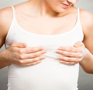 乳腺炎の症状は?発熱やしこり・頭痛があるの?乳腺炎の原因と主な症状