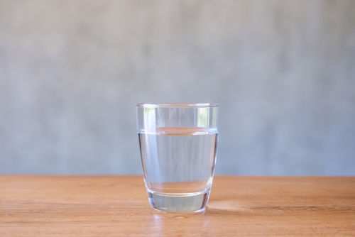 【管理栄養士監修】【体験談あり】赤ちゃんの白湯はいつから?必要な道具と作り方。白湯を飲まない場合は?