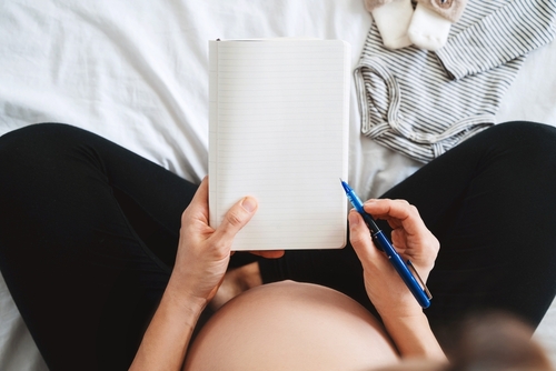 【産婦人科医監修】前駆陣痛から本陣痛、出産までの流れとは？陣痛の時間や間隔、経過について