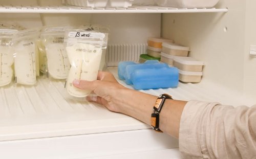 母乳の冷凍保存におすすめの母乳パック4選！使い方、選び方、保存期間をご紹介！