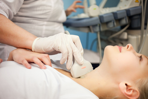 甲状腺と妊娠の関係!妊婦への影響と症状は?妊娠初期と産後の数値の変化やエコー検査について