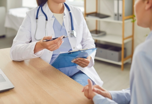 【産婦人科医監修】流産の種類と起こる確率・原因は?早期流産・後期流産・稽留流産とは?流産しやすいのはいつ?症状や予防法も解説