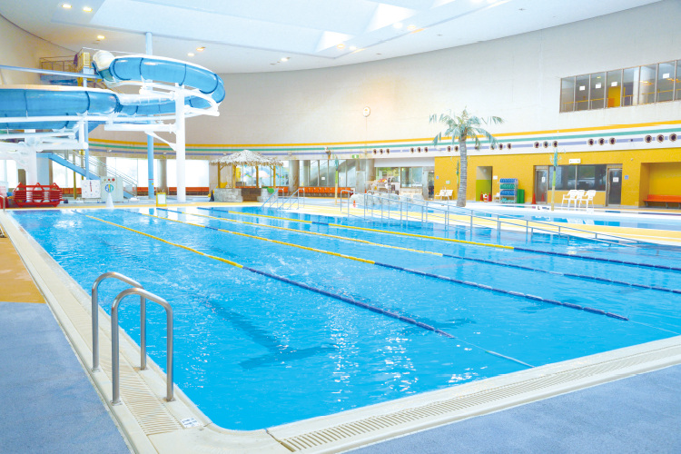 神奈川のプールおすすめ11選！スライダーあり・屋内・ホテル内など子連れに人気のスポット多数！